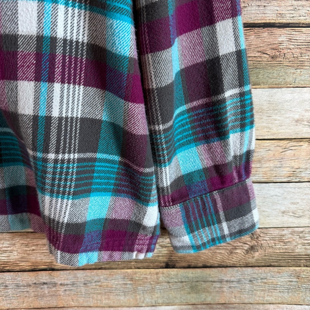 Patagonia Women's Long Sleeved Fjord Flannel in Bay Laurel Forge Grey Size 4 - Picture 5 of 9
